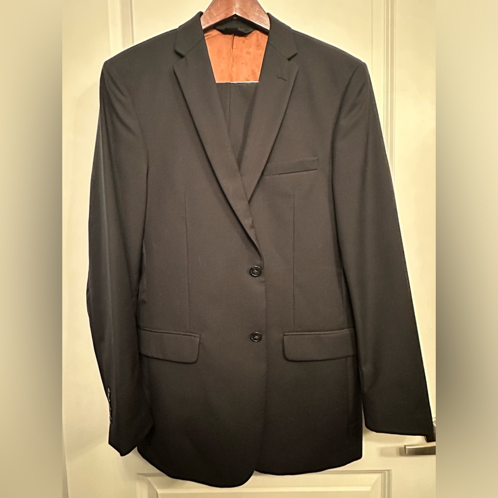 Jos. A Bank Navy slim fit suit 40L